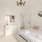 I Due Gelsi White Apartment
